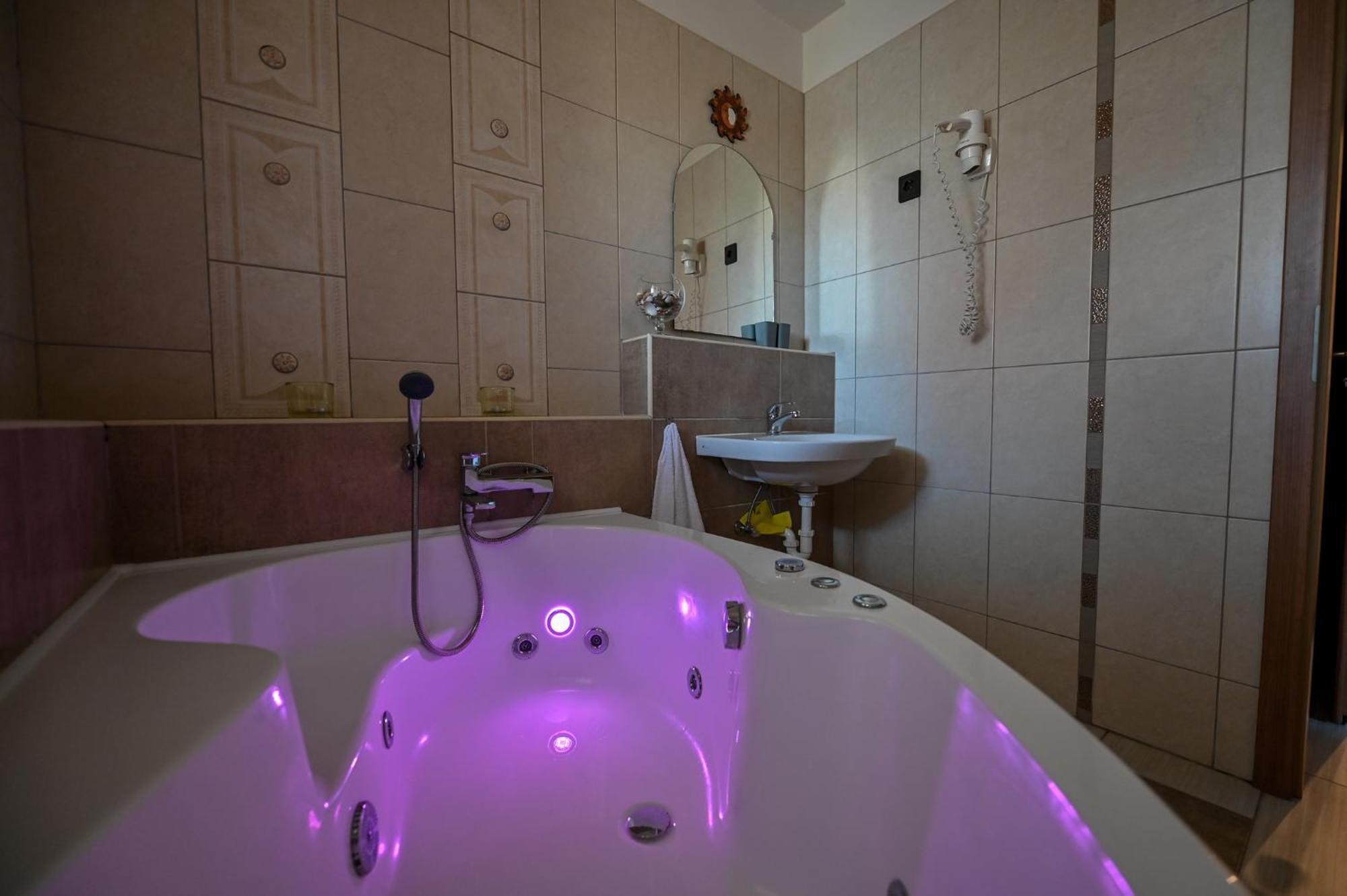 Bellavista 2 Apartman Eger Ngoại thất bức ảnh